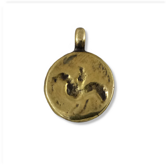 15mm x 15mm Oxidized Gold Plated Rustic Cast Flapping Bird Ilcon Copper Round Shape Pendant w/ Attached Ring - Sold Individually (K-84)