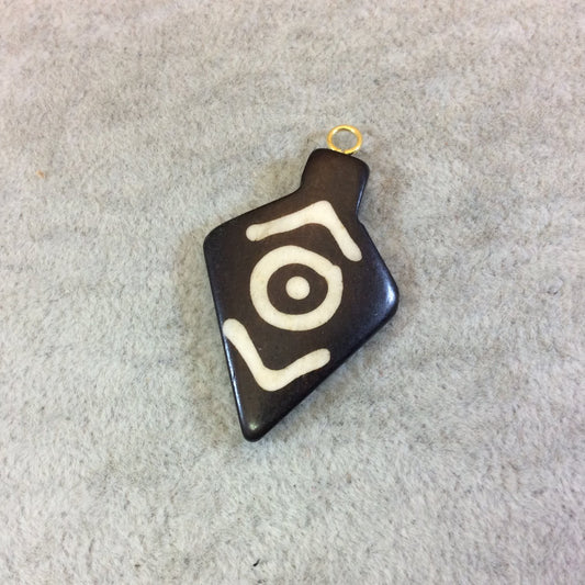 Medium Sized Batik Dark Brown/White Arrowhead/Arrow Shaped Natural Ox Bone Pendant - Measuring 25mm x 36mm Approx Sold Individually (BA 4)