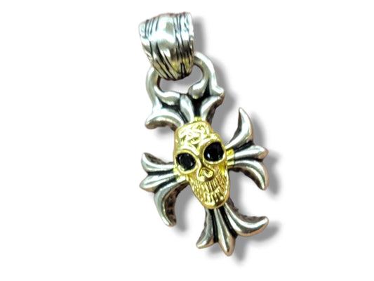 Spooky Skull Halloween Pendant - Gothic Jewelry for a Haunting Look"