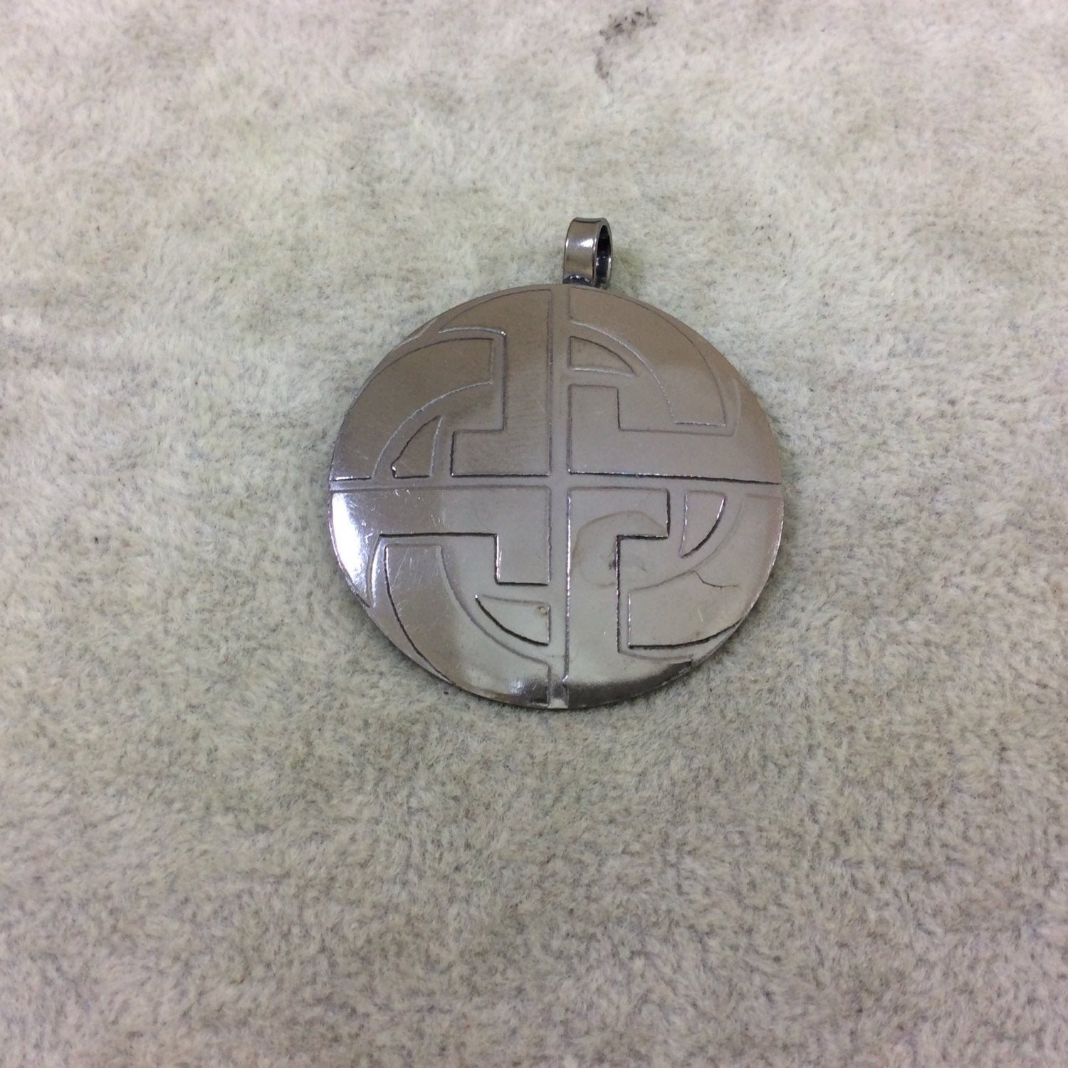 DISC 1.5" Lightweight Gunmetal Plated Knotted Cross Round Shaped Copper Pendant  - Measuring 37mm x 37mm, Approximately - Sold Individual