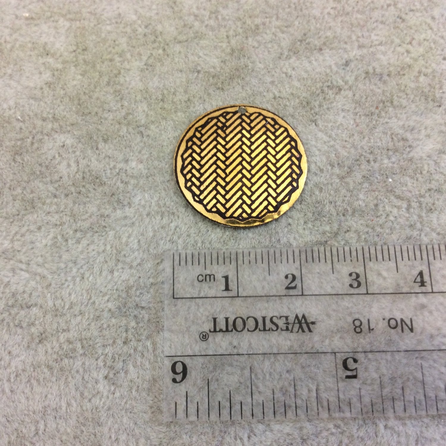 BULK PACK of 1" Gold Plated Detailed Herringbone Embossed Round Copper Medallion Pendants  - Measuring 22mm x 22mm - Sold in Packs of 10