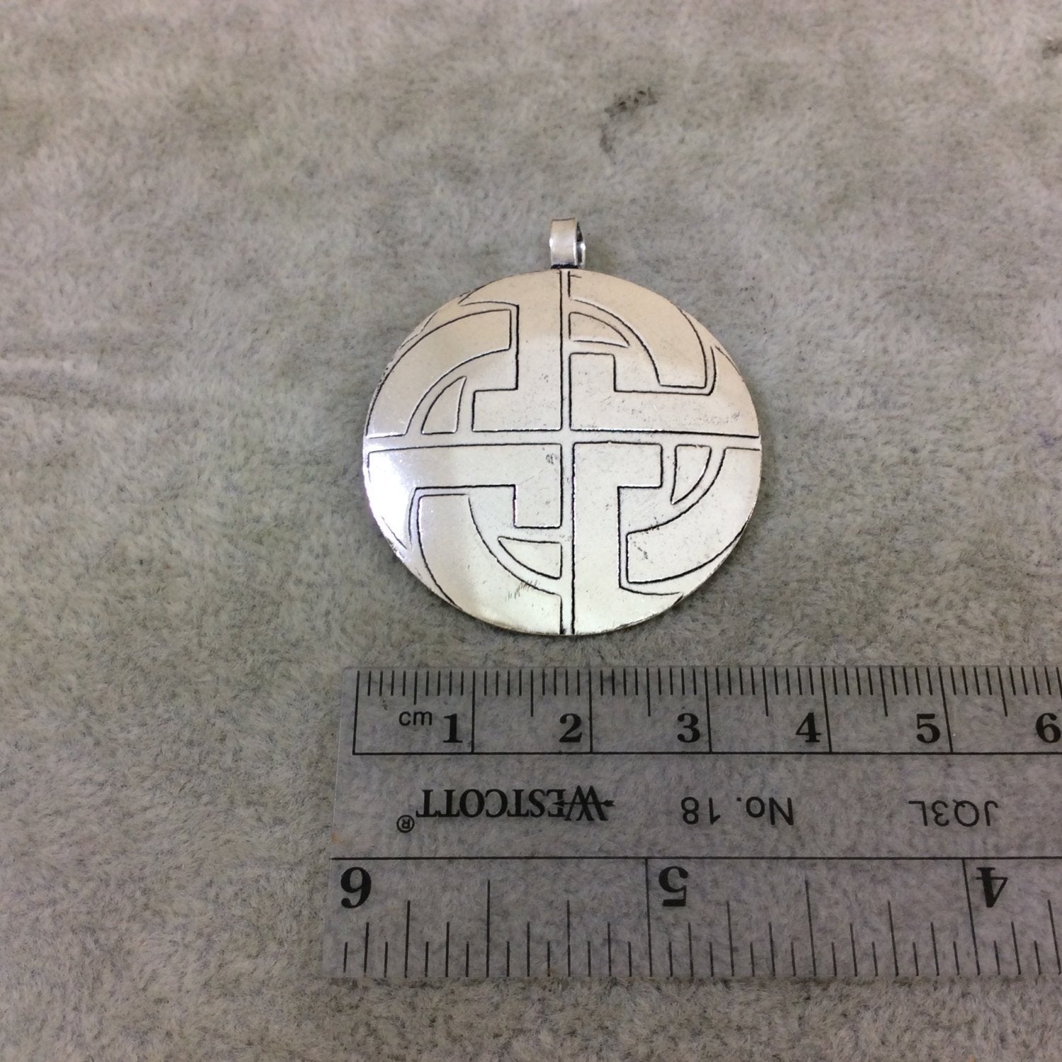 DISC 1.5" Lightweight Oxidized Bright Silver Plated Knotted Cross Round Shaped Copper Pendant  - Measuring 37mm x 37mm, Approx. 