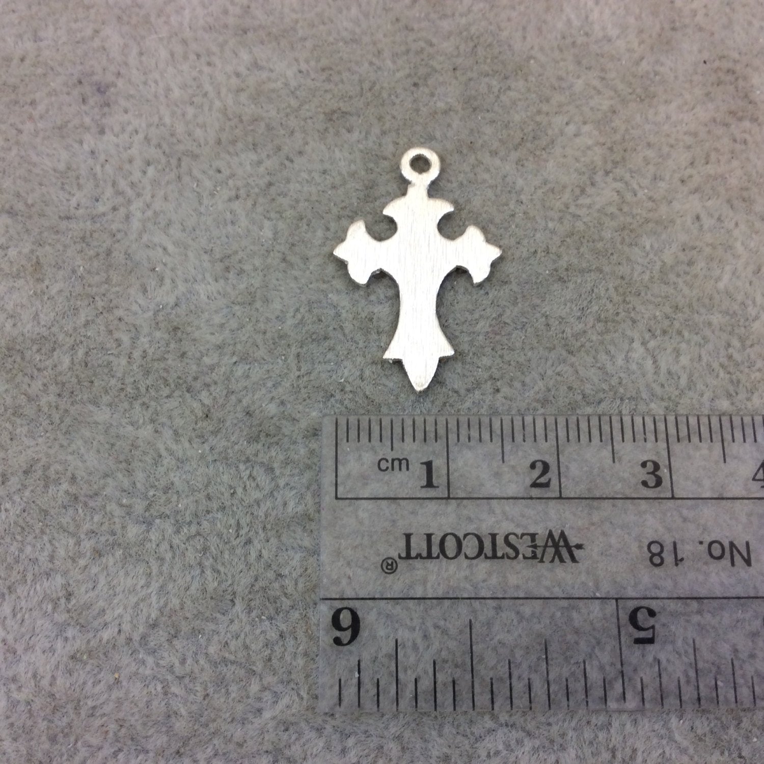 Medium Sized Silver Plated Copper Gothic Medieval Cross Shaped Pendant/Charm Components Measuring 16mm x 26mm - Sold in Packs of 10 (212-SV)