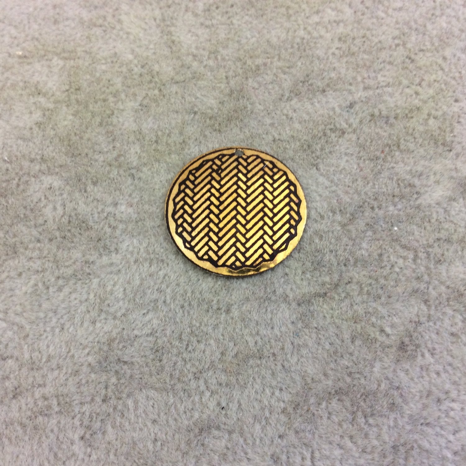 BULK PACK of 1" Gold Plated Detailed Herringbone Embossed Round Copper Medallion Pendants  - Measuring 22mm x 22mm - Sold in Packs of 10
