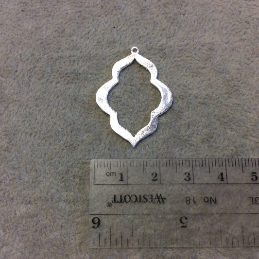 25mm x 32mm Silver Brushed Finish Thick Keyhole Shaped Plated Copper Components - Sold in Pre-Counted Bulk Packs of 10 Pieces - (098-SV)