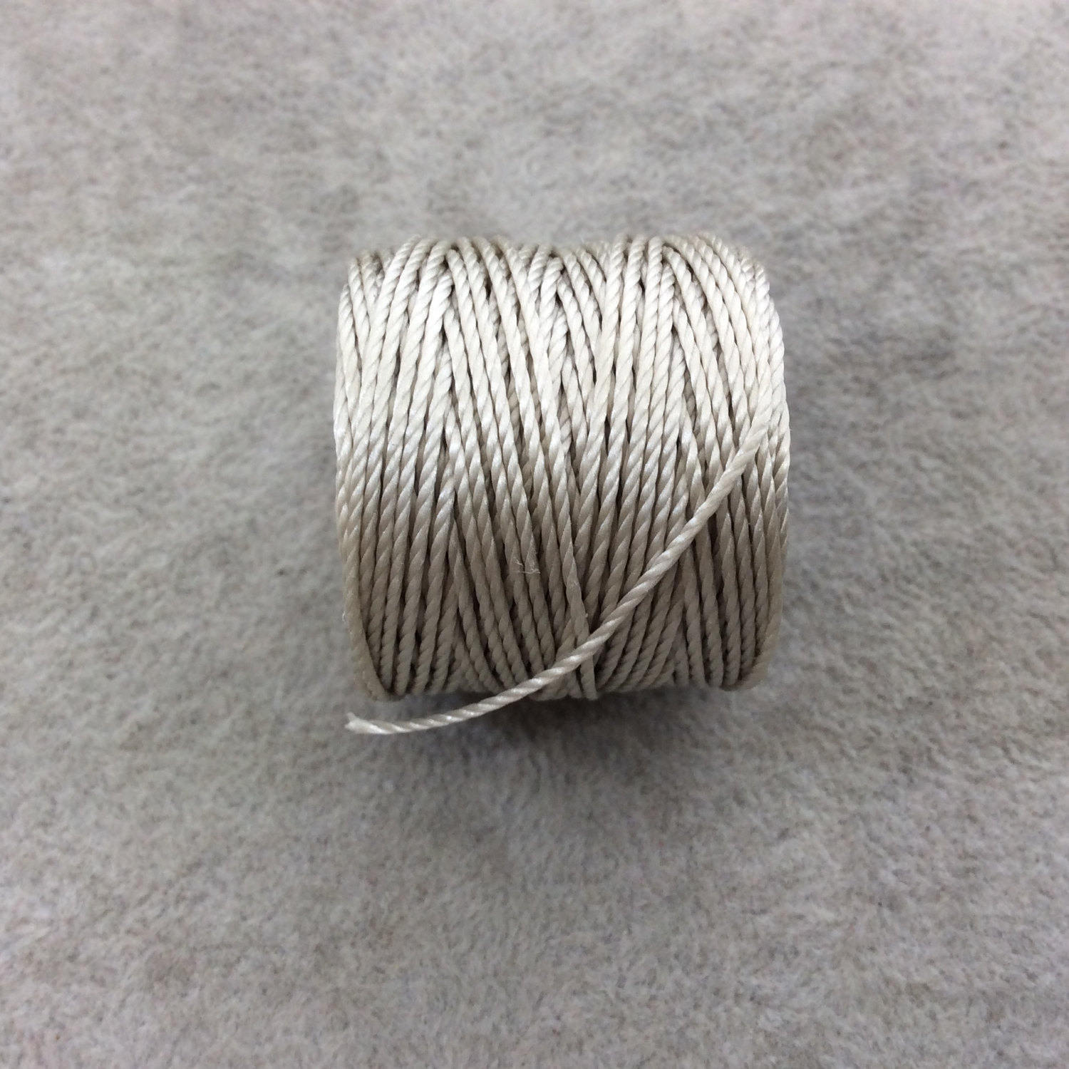 FULL SPOOL - Beadsmith S-Lon 400 Light Gray (Oyster) Nylon Macrame/Jewelry Cord - Measuring 0.9mm Thick - 35 Yards (105 Feet) - (SL400-LGY)