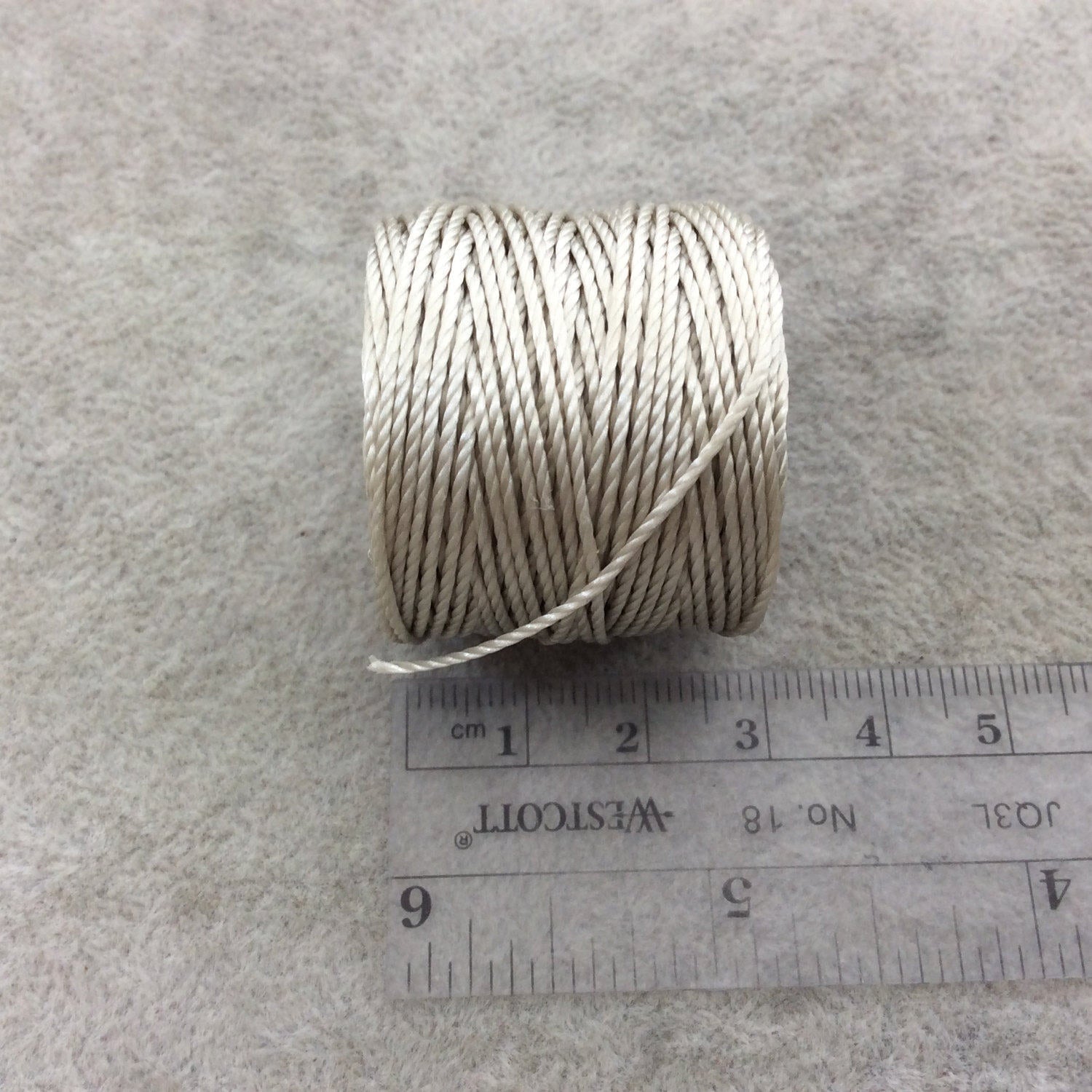FULL SPOOL - Beadsmith S-Lon 400 Light Gray (Oyster) Nylon Macrame/Jewelry Cord - Measuring 0.9mm Thick - 35 Yards (105 Feet) - (SL400-LGY)