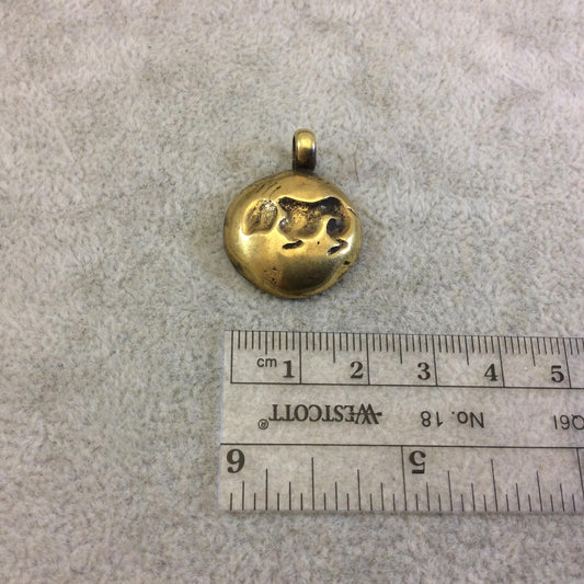 21mm x 21mm Oxidized Gold Plated Rustic Cast Crouching Rabbit Icon Copper Round Shaped Pendant w/ Attached Ring  - Sold Individually (K-76)