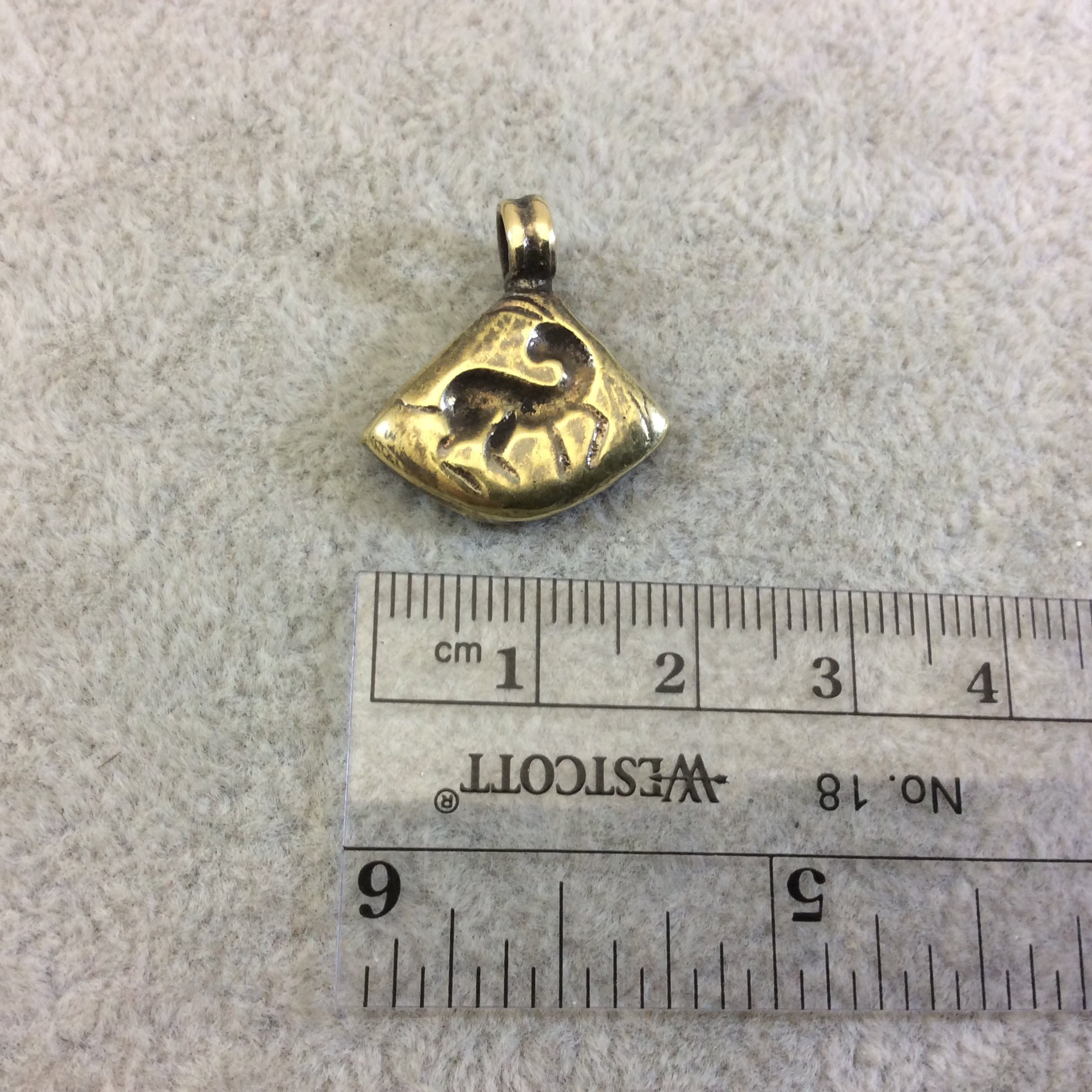 15mm x 18mm Oxidized Gold Plated Rustic Cast Watchful Otter Icon Copper Triangle Shape Pendant w/ Attached Ring  - Sold Individually (K-80)