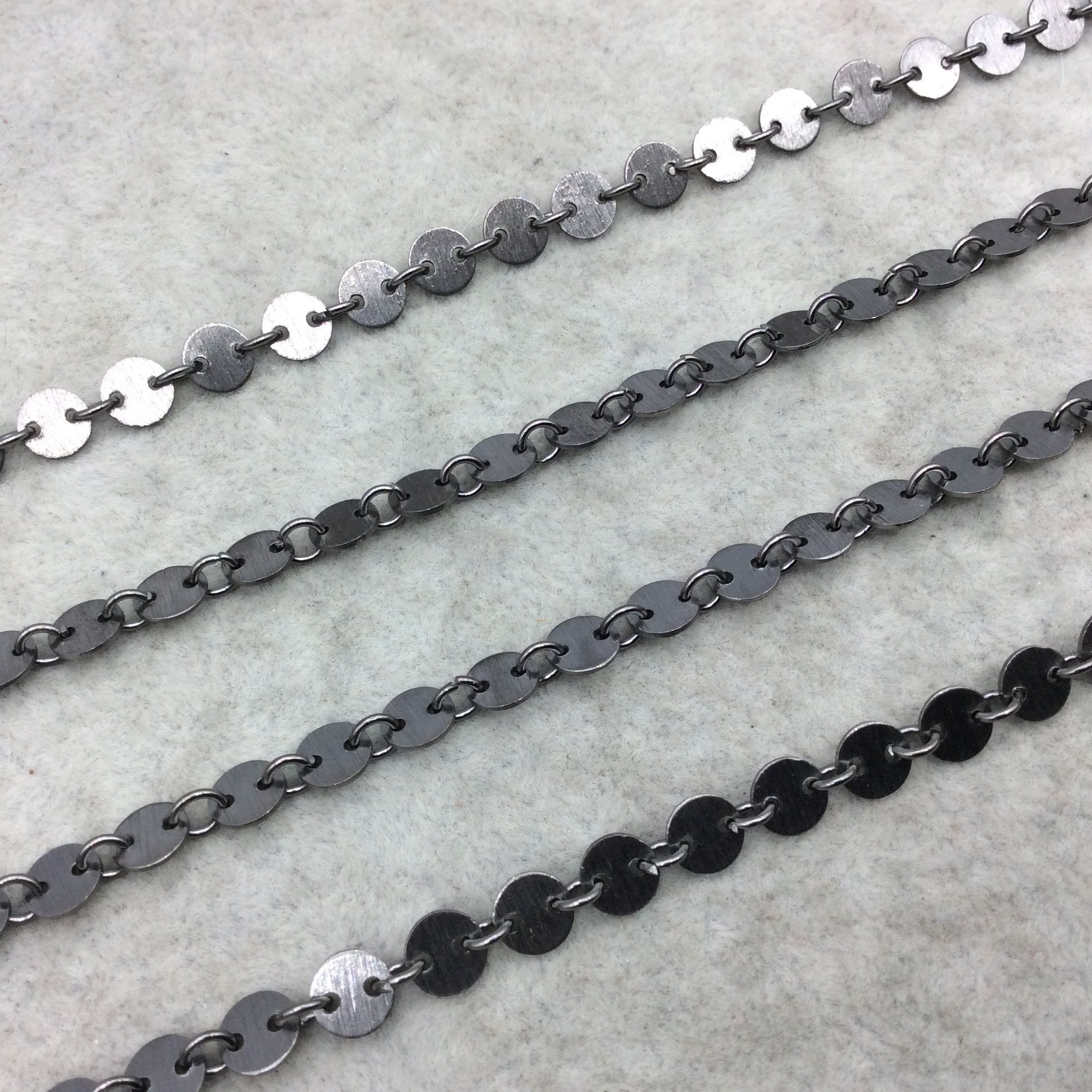 Gunmetal Plated Copper Circle/Disc And Link Chain - 4mm Circles With Connectors - CUTE and Delicate - Sold By the Foot!   (CH459-GM)