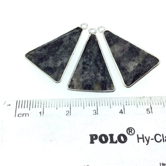 Silver Finish Faceted Black Feldspar Triangle Shaped Bezel Pendant Component - Measuring 20mm x 25mm - Natural Semi-precious Gemstone