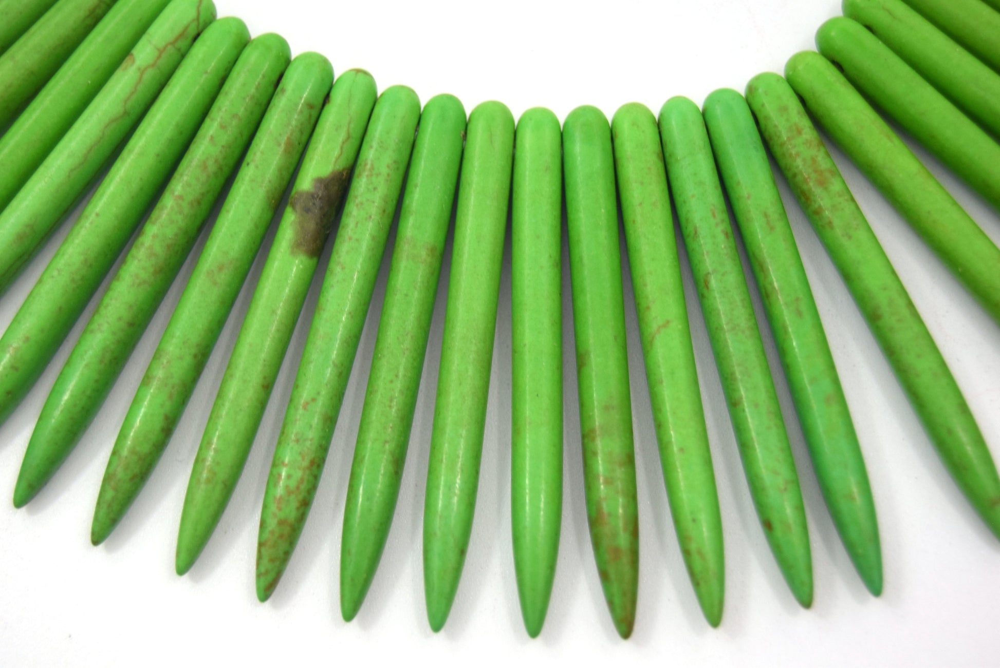 48mm Smooth Brown Veined Lime Green Howlite Graduated Stick Beads - (Approx. 15" ~ 83 Beads)
