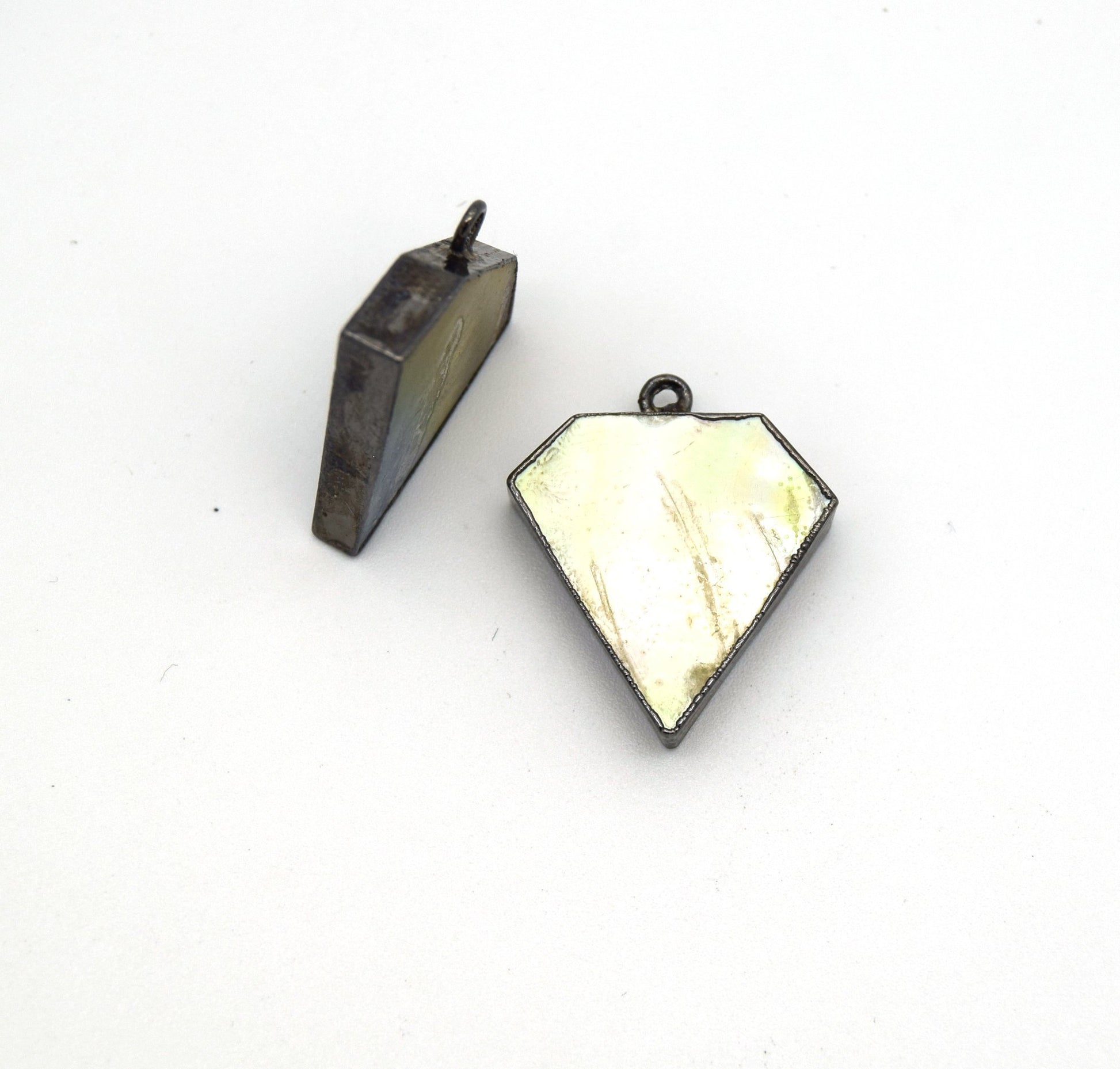 20mm x 20mm Gunmetal Plated Natural Iridescent White Abalone Flat Shield Shaped Pendant