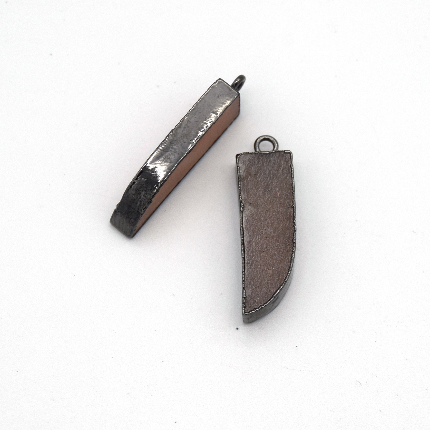 7mm x 22mm Gunmetal Plated Tusk/Fang/Horn Shaped Natural Peach Moonstone Pendant - Sold Individually