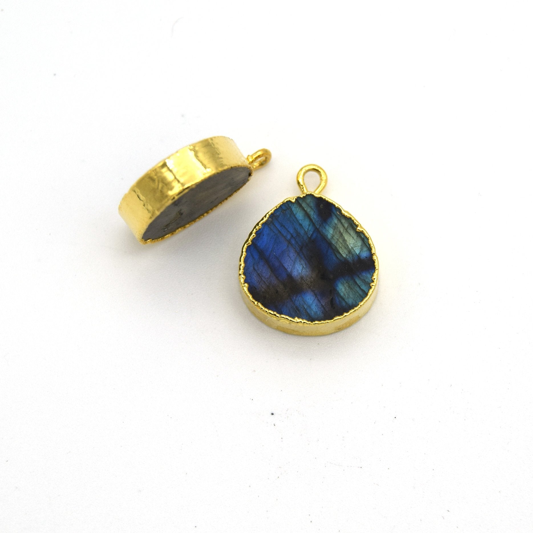 14mm x 15mm Gold Plated Flat Teardrop/Heart Shaped Iridescent Blue/Green Labradorite Pendant