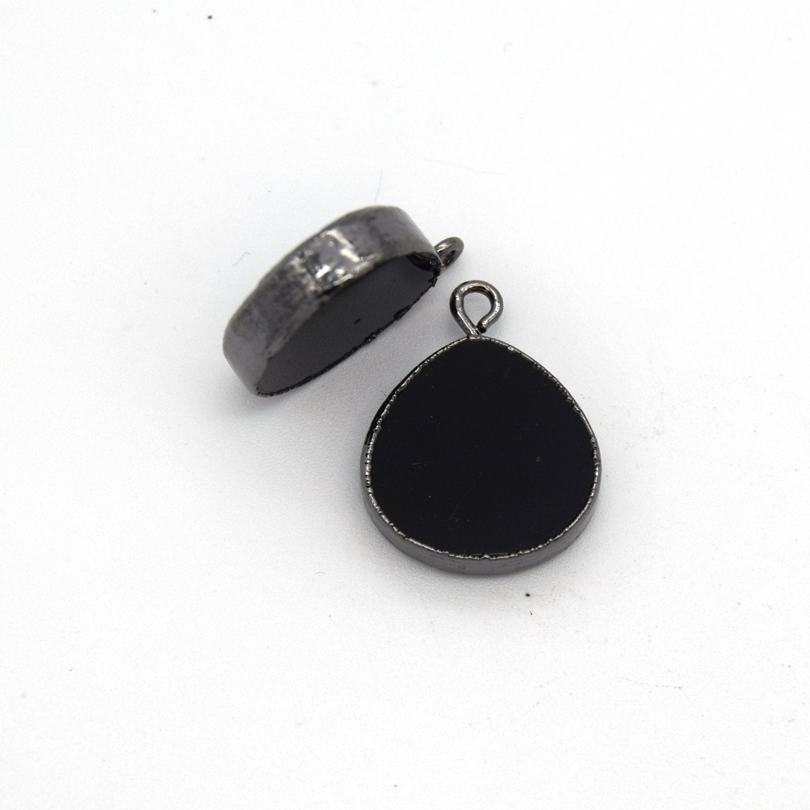 14mm x 15mm Gunmetal Plated Flat Teardrop/Heart Shaped Black Onyx Pendants - Sold Individually