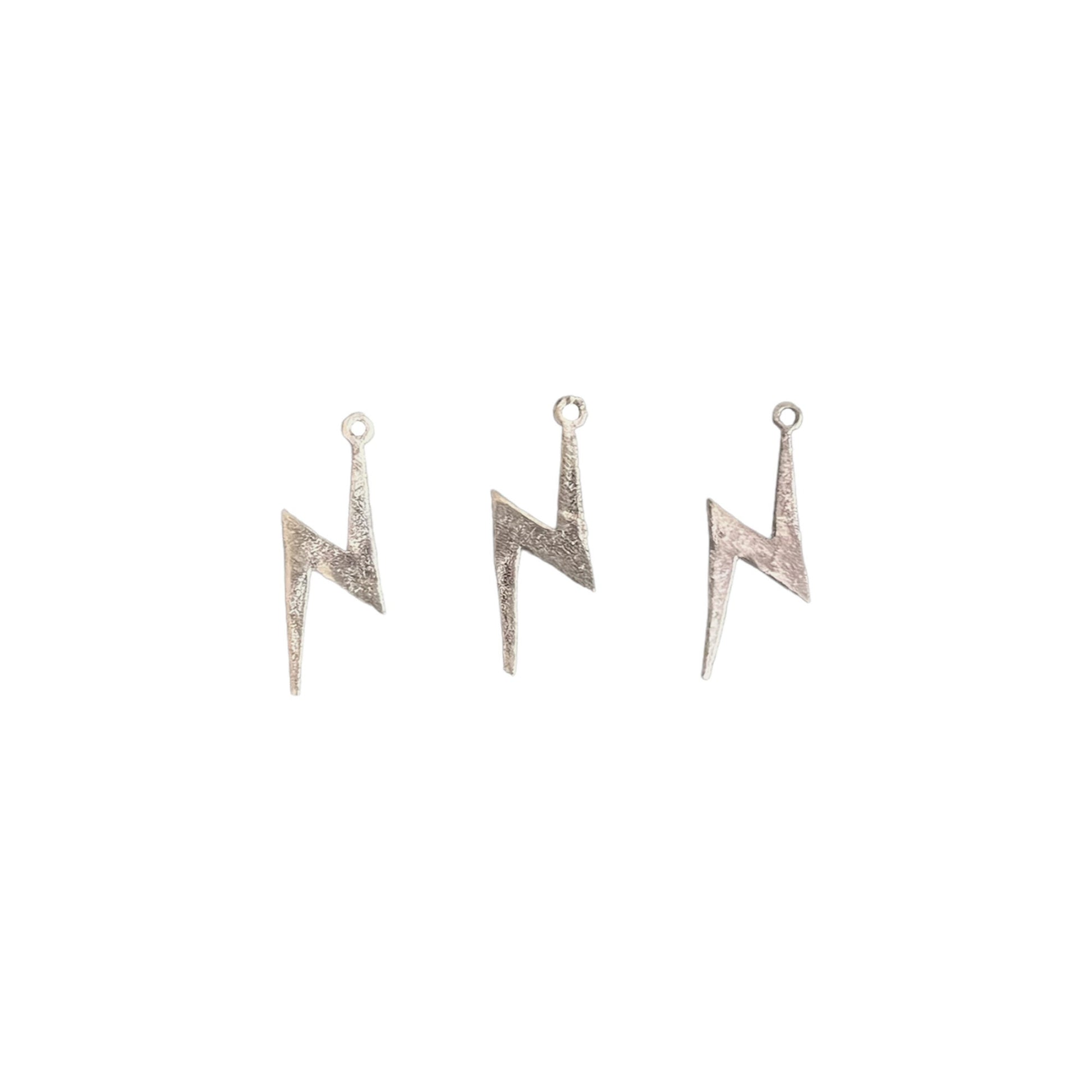 Lightning bolt-shaped findings for jewelry making, perfect for adding a unique and dramatic touch to any creation.