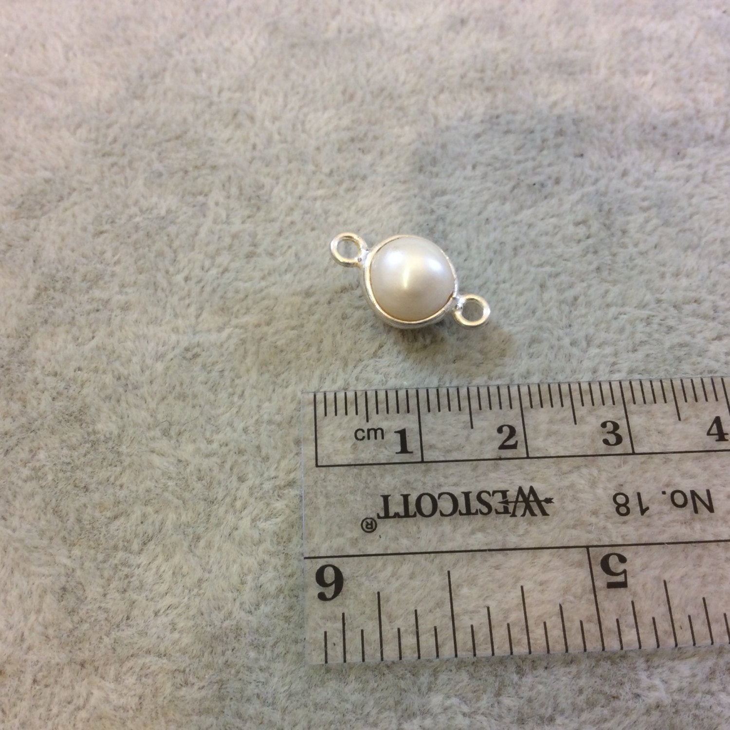 Silver Finish Round Shaped Freshwater Pearl Bezel Two Ring Connector Component - Measuring 7-8mm - Natural Freshwater Pearl