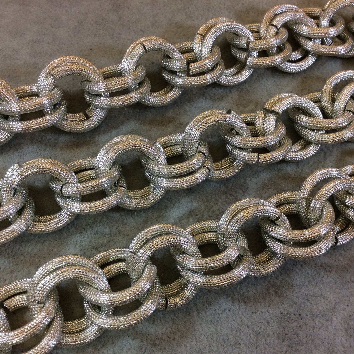 A1097 FULL SPOOL - Silver Plated Aluminum Textured Double Ring Shaped Parallel Cable Chain with 20mm x 20mm Links - Three Finishes Available
