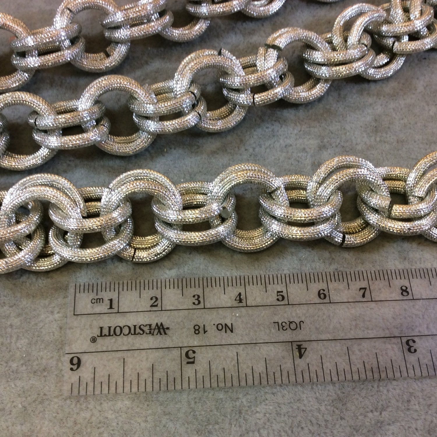 A1097 FULL SPOOL - Silver Plated Aluminum Textured Double Ring Shaped Parallel Cable Chain with 20mm x 20mm Links - Three Finishes Available