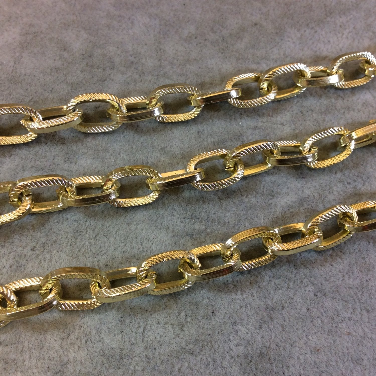 A1357 FULL SPOOL - Gold Plated Aluminum Hammered/Dapped Straight Oval Shaped Cable Chain with 9mm x 14mm Links - Three Finishes Available