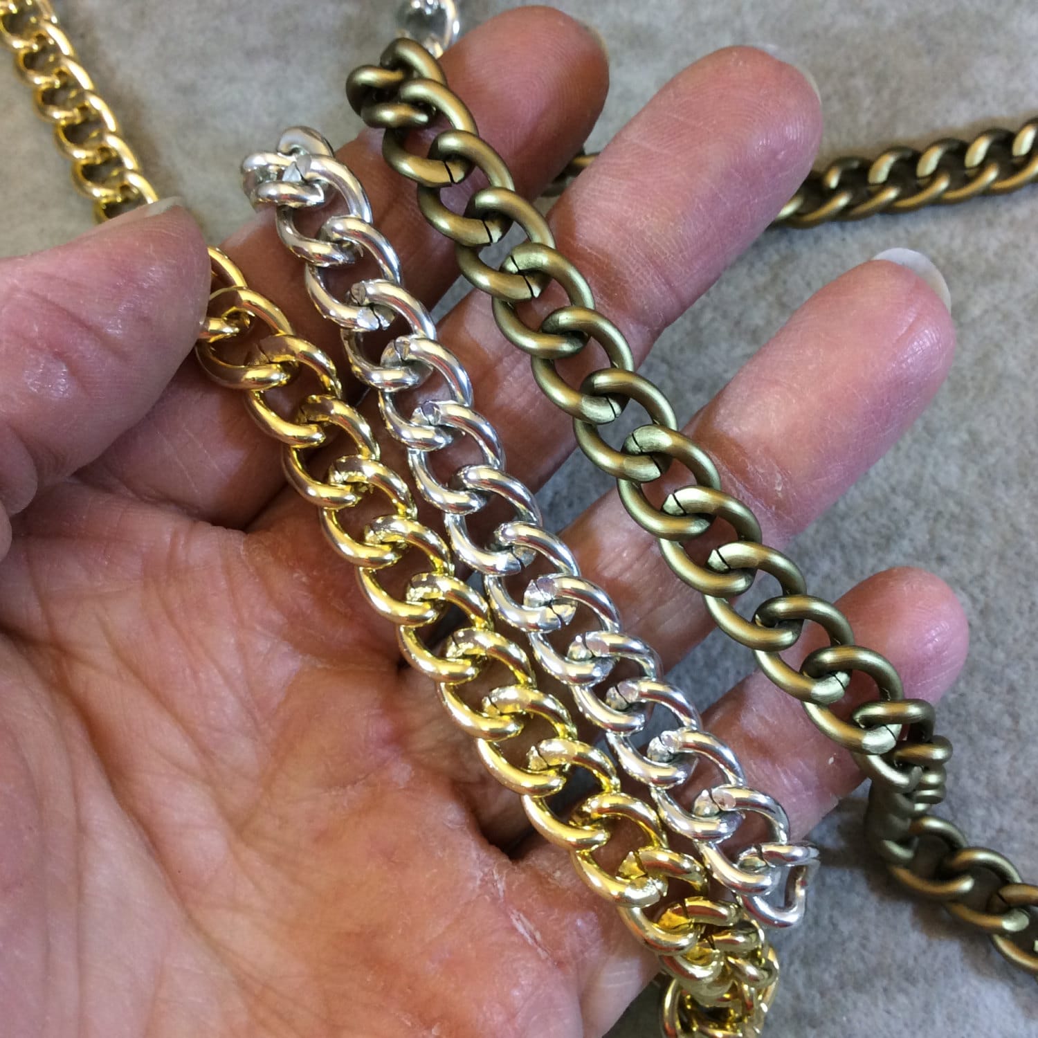 A1344 - 5' Section of Gold Finish Aluminum Curb Chain with 9mm x 11mm Links - Available in Other Finishes, Check Related Listings!