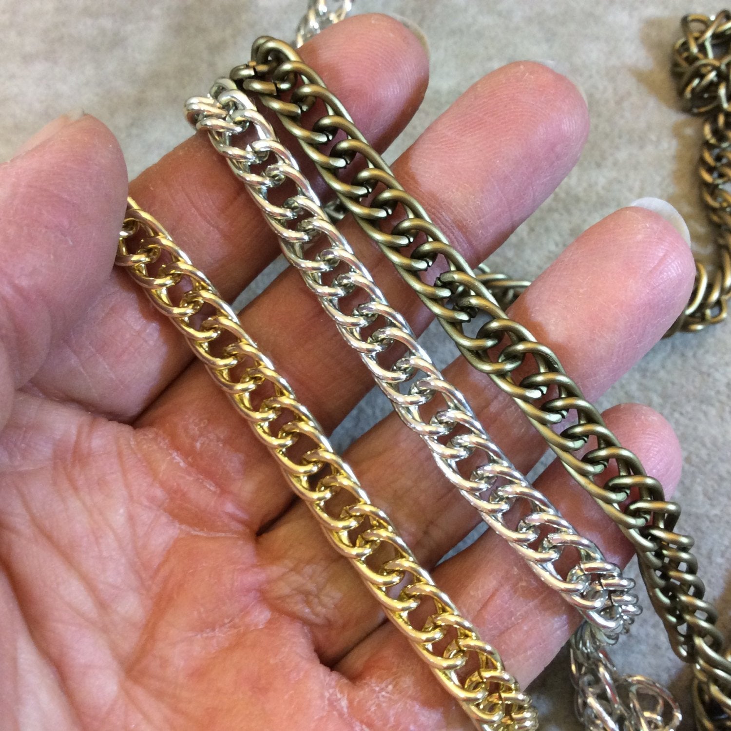 A1614 - 5' Section of Silver Finish Aluminum Prince of Wales Chain with 7mm x 10mm Links - Available in Other Finishes, Check Related Links!