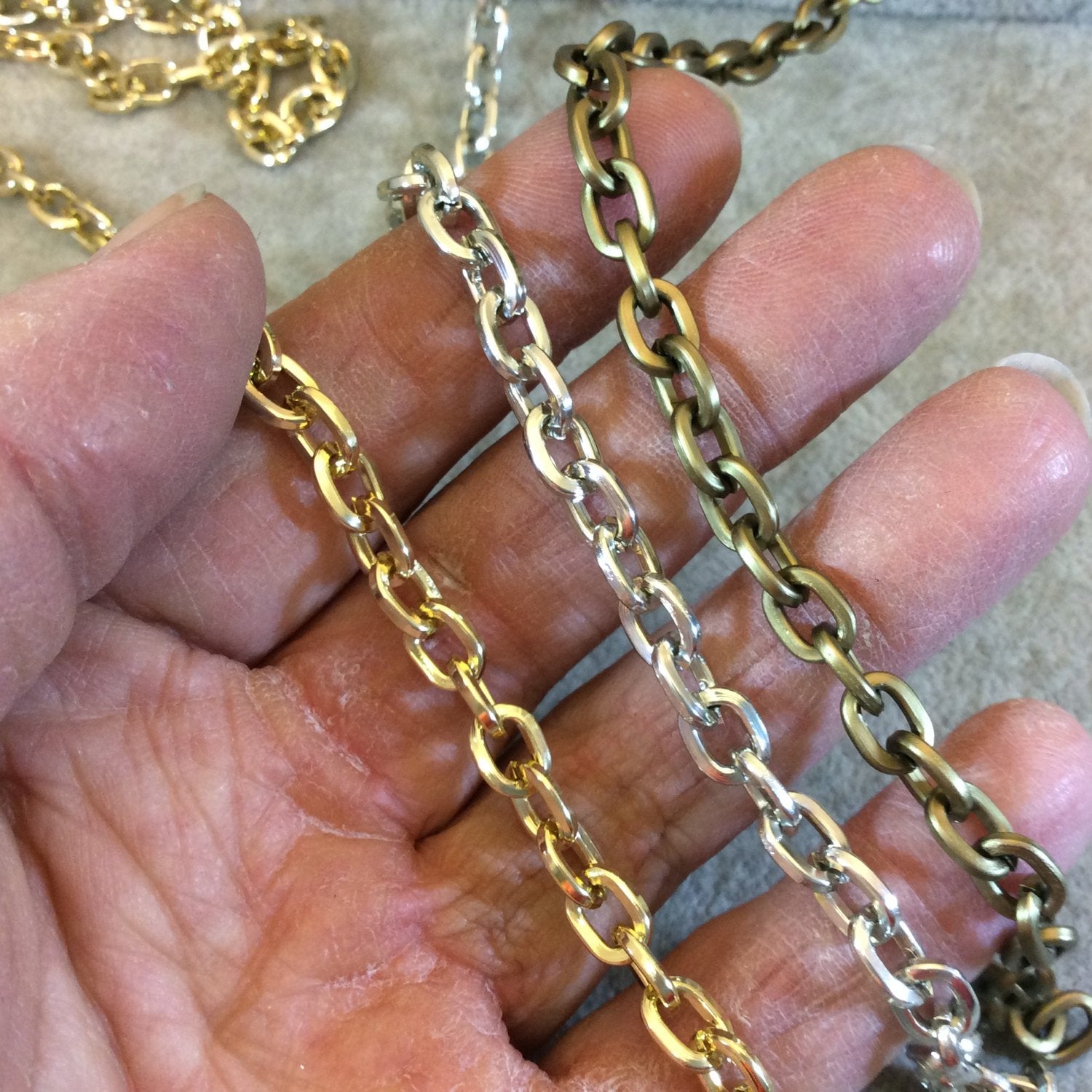 A1528 FULL SPOOL - Silver Plated Aluminum Round Wire Alternating Oval Shaped Link Curb Chain with 6mm x 8mm Links - Three Finishes Available
